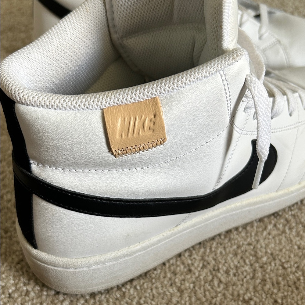 Nike Men's White and Black Sneakers - Picture 9 of 9